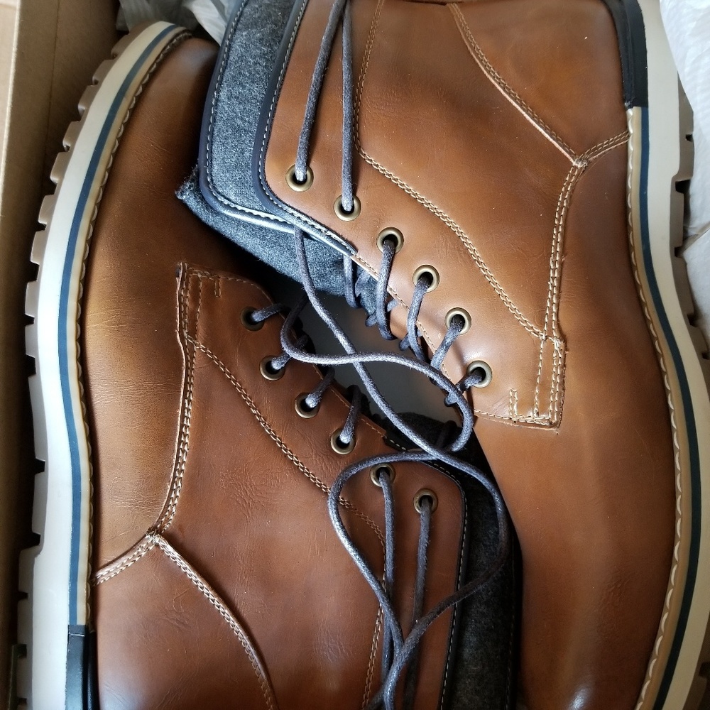 Mens boots 10.5